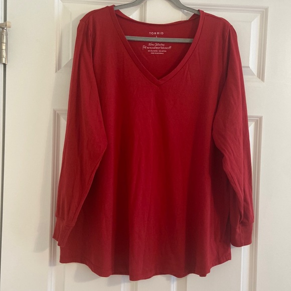 torrid Tops - 🧡 Women’s Torrid v-neck long sleeve t-shirt
